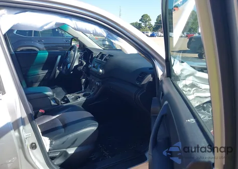 2012 Toyota Highlander Se V6 z USA, uszkodzony, nr VIN 5TDBK3EH1CS119616